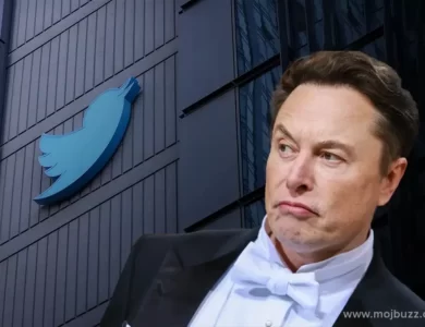 Elon Musk looking at Twitter photoshopped image
