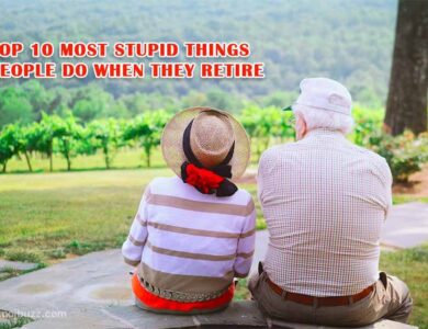 A old couple seating and watching trees 10 Stupid things people do on their retirement